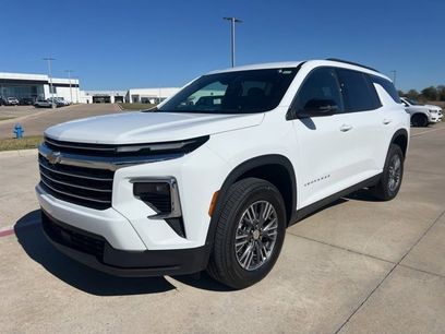 Used 2025 Chevrolet Traverse LT