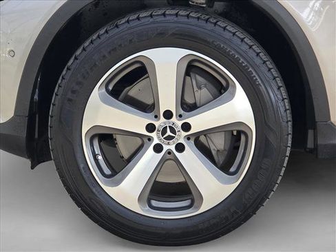 Used 2019 Mercedes-Benz GLC 300 4MATIC Coupe image 9