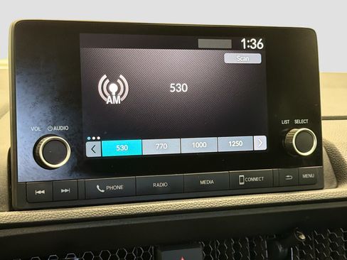 Used 2025 Honda CR-V EX image 9