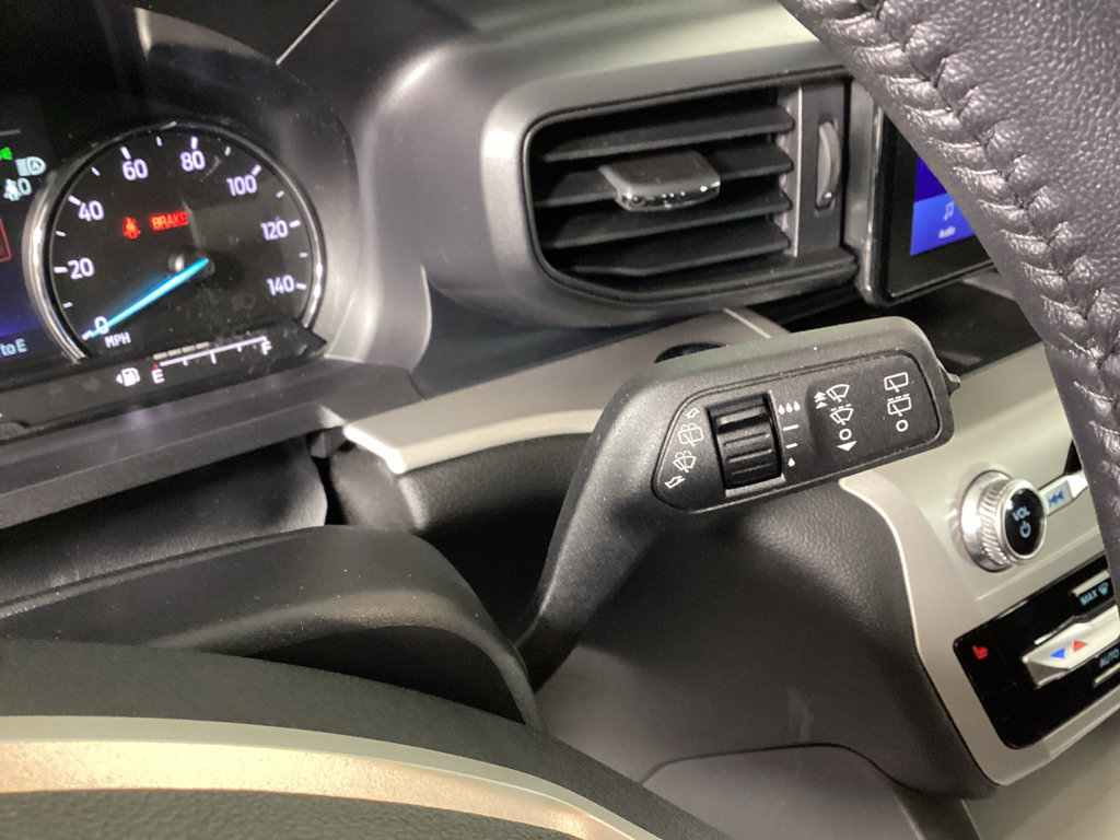 Used 2023 Ford Explorer XLT AWD/4WD image 25