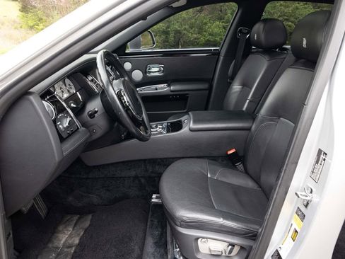 Used 2013 Rolls-Royce Ghost image 29