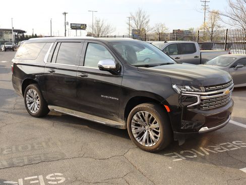 Used 2021 Chevrolet Suburban Premier w/ Premium Package image 13