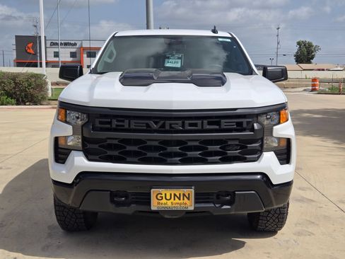Certified 2025 Chevrolet Silverado 1500 Custom Trail Boss w/ Dark Appearance Package AWD/4WD image 2