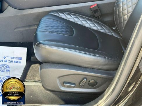 Used 2023 Ford Edge Titanium image 10