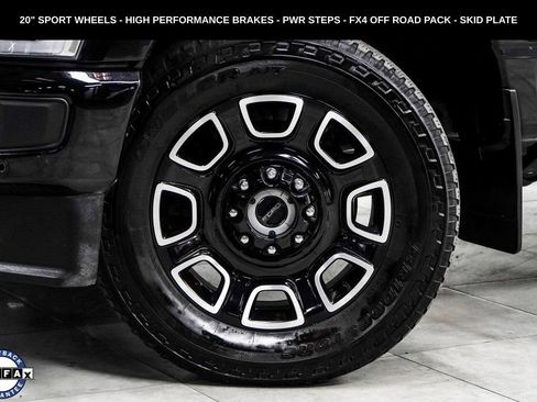 Used 2025 Ford F250 Platinum AWD/4WD image 3