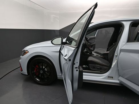 Used 2026 Volkswagen Jetta GLI Autobahn FWD image 13