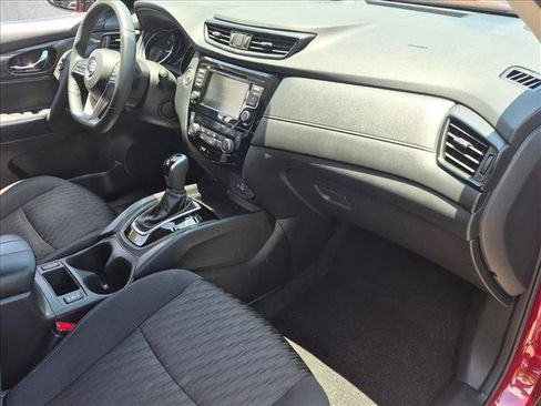 Used 2020 Nissan Rogue SV FWD image 21