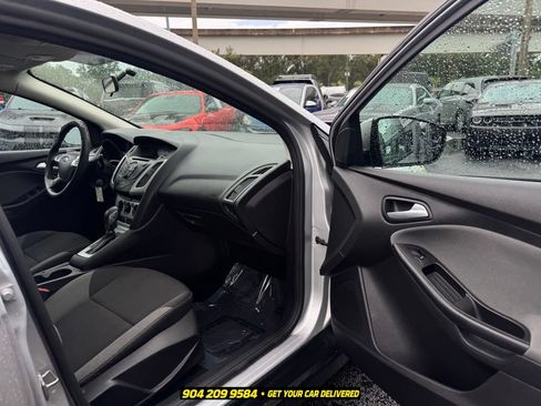 Used 2014 Ford Focus SE FWD image 32