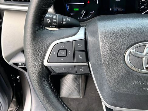 Certified 2024 Toyota Sienna XLE image 24