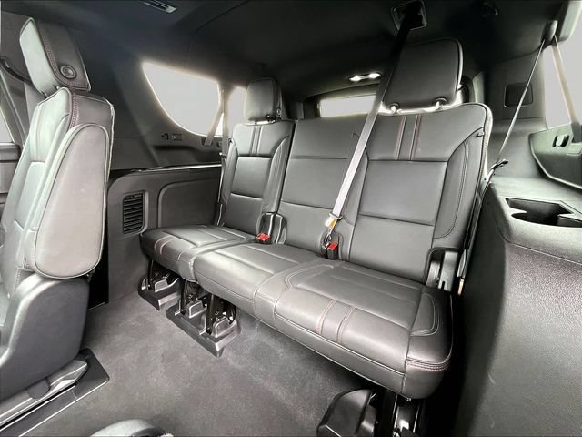 Used 2022 Chevrolet Suburban RST w/ Luxury Package AWD/4WD image 17