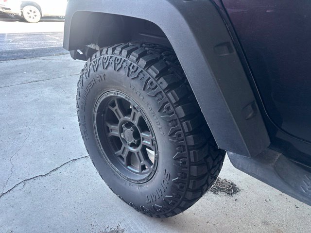 Used 2007 Jeep Wrangler Unlimited Sahara w/ Dual Top Group AWD/4WD image 7