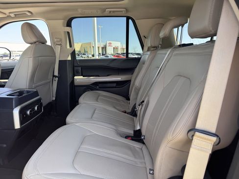 Used 2024 Ford Expedition Limited image 29