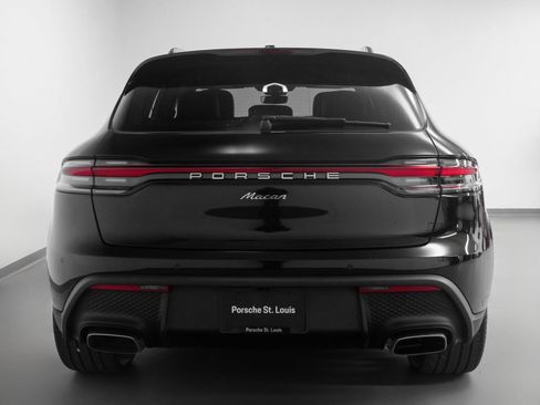 Used 2025 Porsche Macan image 11