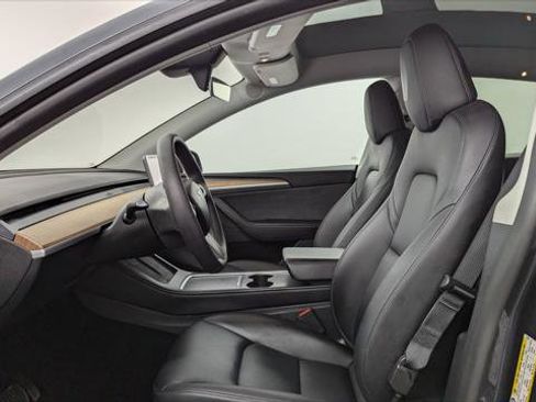 Used 2025 Tesla Model Y Long Range image 13