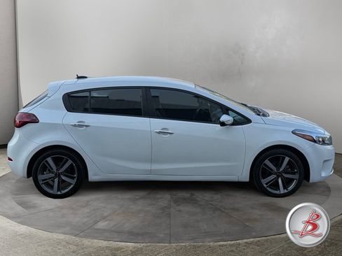 Used 2017 Kia Forte EX image 8