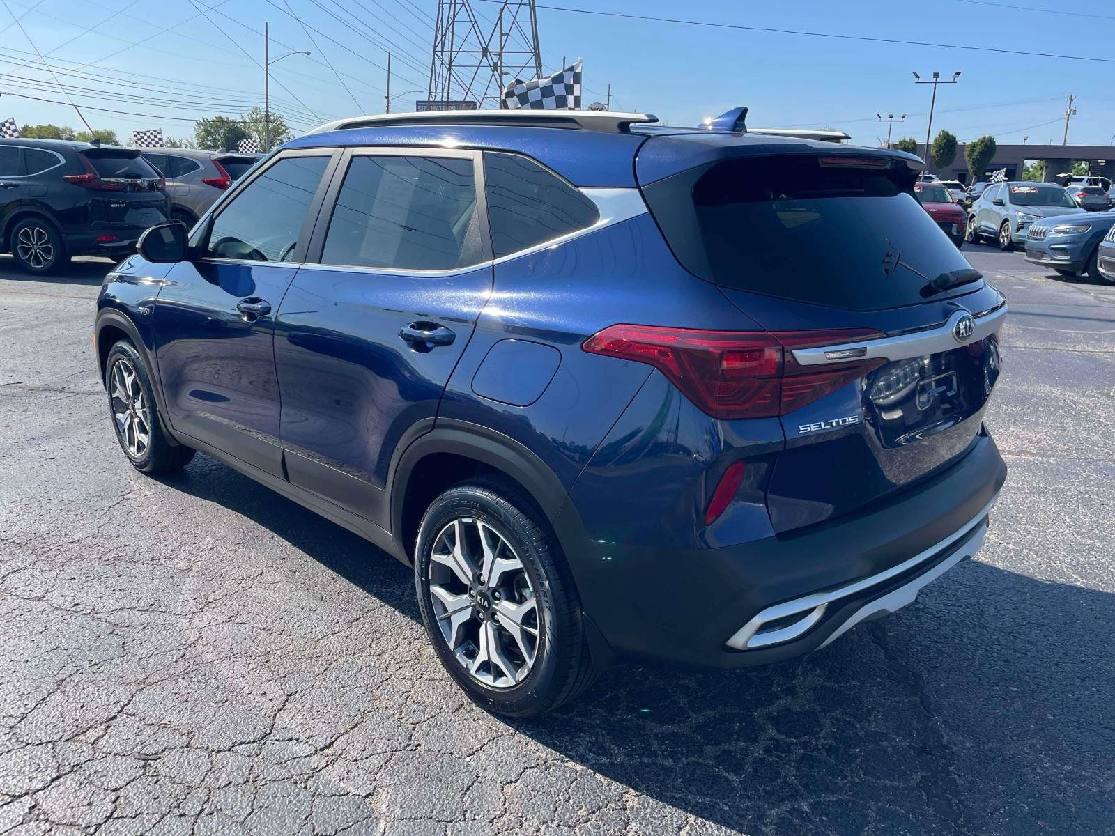 Used 2021 Kia Seltos EX AWD/4WD image 5
