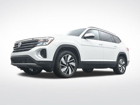 Used 2024 Volkswagen Atlas SE image 30