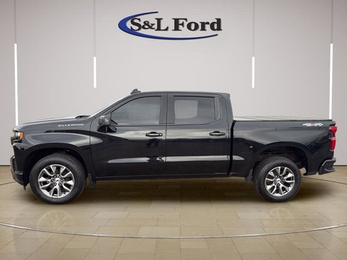 Used 2020 Chevrolet Silverado 1500 RST w/ RST Value Package image 3