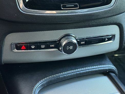 Used 2019 Volvo XC90 T6 R-Design w/ Advanced Package AWD/4WD image 19