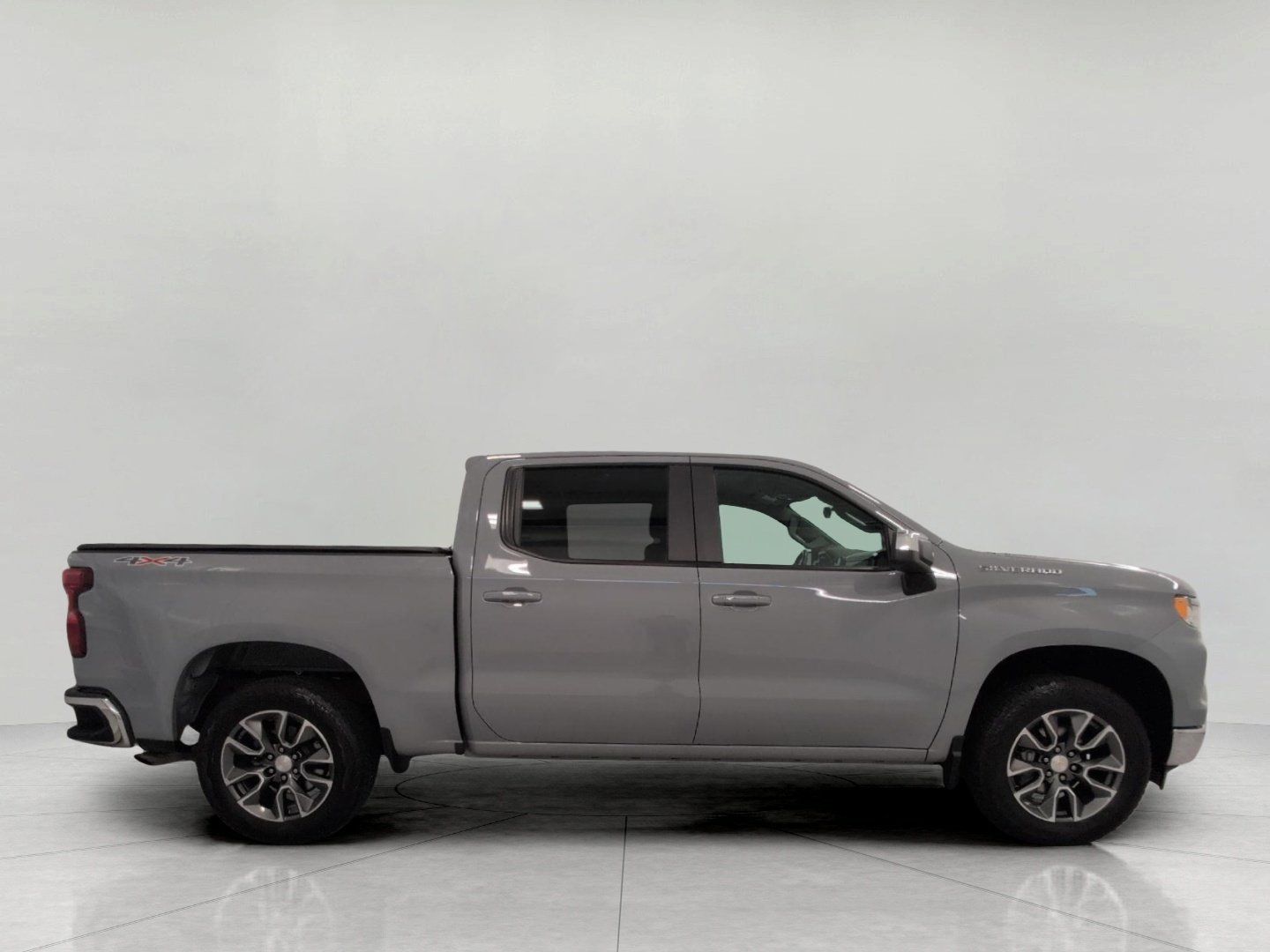 Used 2024 Chevrolet Silverado 1500 LT AWD/4WD image 11