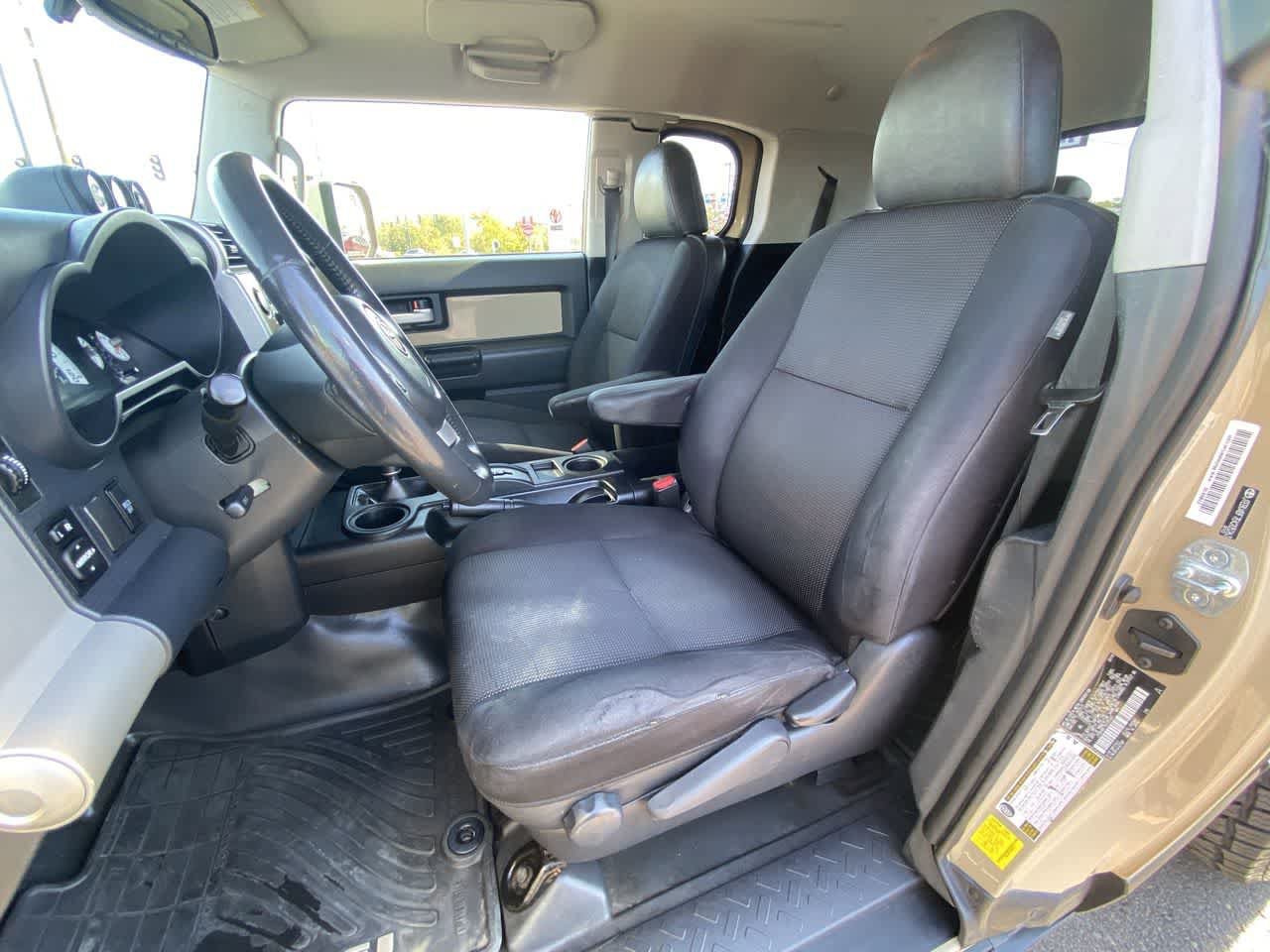 Used 2014 Toyota FJ Cruiser 4WD w/ Upgrade Package image 11