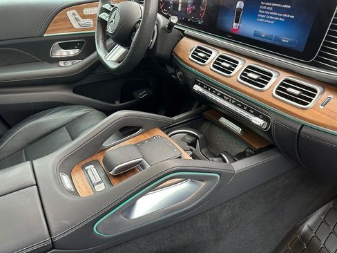 Used 2024 Mercedes-Benz GLS 580 GLS 580 image 18