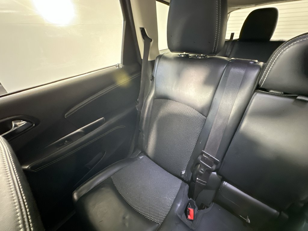 Used 2020 Dodge Journey Crossroad FWD image 12
