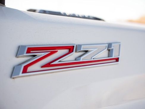 Used 2022 Chevrolet Silverado 2500 LTZ w/ LTZ Convenience Package image 13