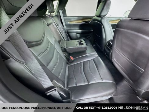 Used 2017 Cadillac XT5 Platinum image 29