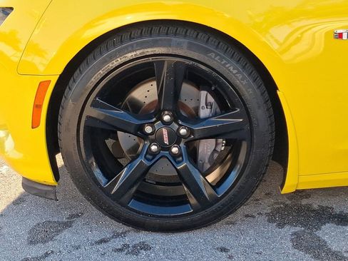 Used 2017 Chevrolet Camaro SS RWD image 8