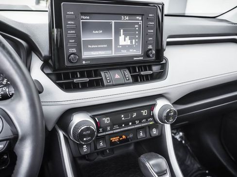 Used 2021 Toyota RAV4 XLE Premium image 16