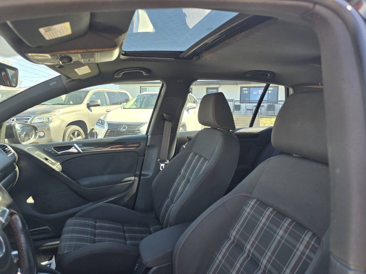 Used 2013 Volkswagen Golf 4-Door FWD image 15