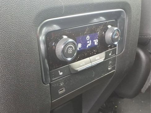 New 2026 Chevrolet Suburban LT image 19