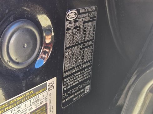 Used 2023 Land Rover Range Rover Velar R-Dynamic S image 25