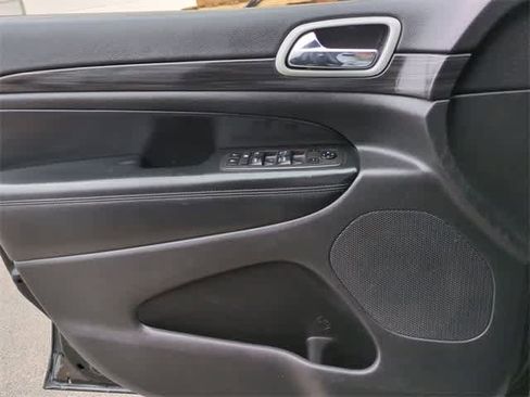 Used 2021 Jeep Grand Cherokee Laredo X image 30