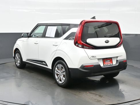 Used 2021 Kia Soul LX FWD image 4