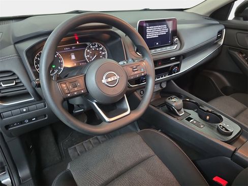 Used 2024 Nissan Rogue SV image 19