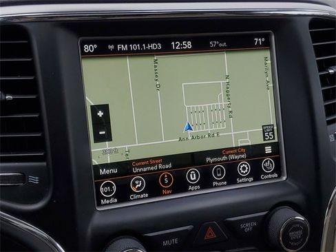 Used 2018 Jeep Grand Cherokee Overland image 26