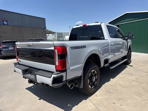 Used 2026 Ford F350 Platinum w/ Tremor Off-Road Package AWD/4WD image 12