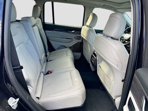 Used 2022 Jeep Grand Cherokee Overland image 32