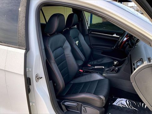 Used 2017 Volkswagen GTI Autobahn image 10