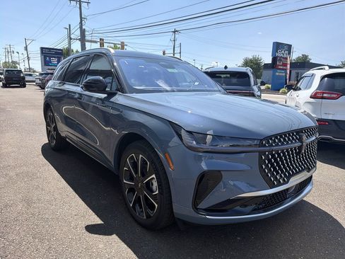 New 2026 Lincoln Nautilus Reserve AWD/4WD image 4
