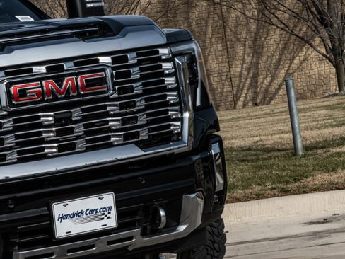 Used 2024 GMC Sierra 2500 Denali w/ Denali Reserve Package image 7