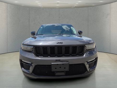 Used 2024 Jeep Grand Cherokee Limited w/ Black Appearance Package AWD/4WD image 12
