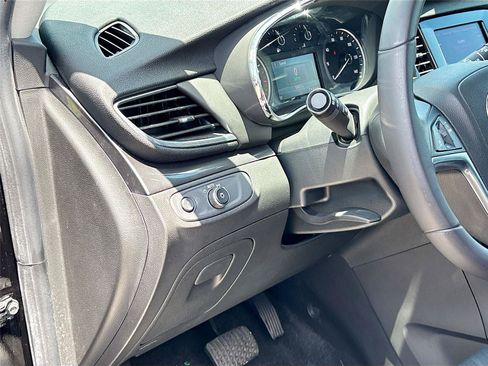 Used 2021 Buick Encore Preferred AWD/4WD image 10