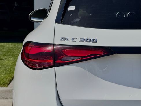 Used 2023 Mercedes-Benz GLC 300 image 11