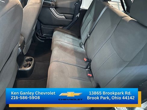 Used 2018 Jeep Wrangler Unlimited Sport S AWD/4WD image 17