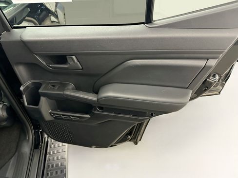Used 2025 Toyota 4Runner SR5 AWD/4WD image 30