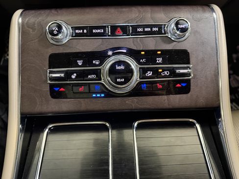 Used 2023 Lincoln Aviator Reserve w/ Equipment Group 201A AWD/4WD image 18