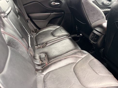 Used 2015 Jeep Cherokee Trailhawk w/ Comfort/Convenience Group AWD/4WD image 13